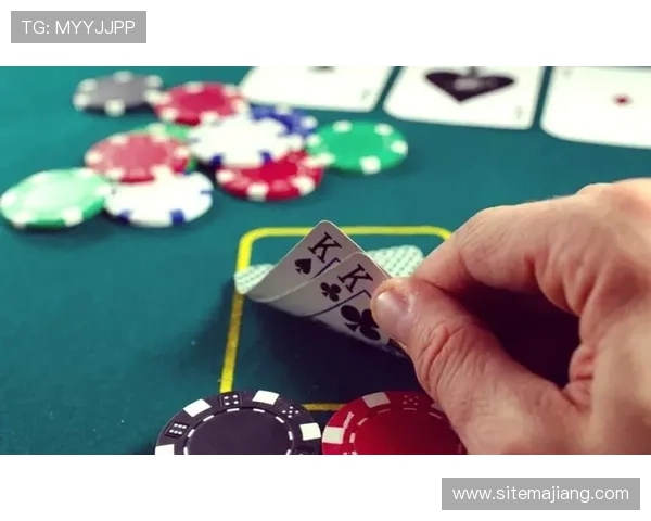 下载免费德州扑克游戏，体验真实的牌局挑战与策略比拼